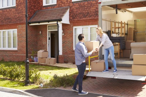 Van removal service in central Charingcross with local moving support