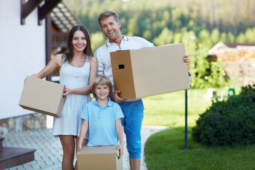 Moving van service in Charingcross for local home and office relocations